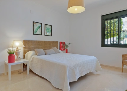 APARTMENT WITH SPACIOUS TERRACE FOR SALE IN SAN PEDRO DE ALCÁNTARA, MARBELLA