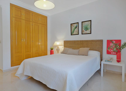 APARTMENT WITH SPACIOUS TERRACE FOR SALE IN SAN PEDRO DE ALCÁNTARA, MARBELLA