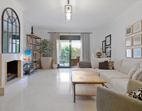 APARTAMENTO CON AMPLIA TERRAZA EN VENTA EN SAN PEDRO DE ALCÁNTARA, MARBELLA