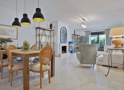 APARTMENT WITH SPACIOUS TERRACE FOR SALE IN SAN PEDRO DE ALCÁNTARA, MARBELLA