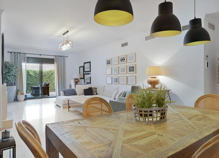 APARTMENT WITH SPACIOUS TERRACE FOR SALE IN SAN PEDRO DE ALCÁNTARA, MARBELLA