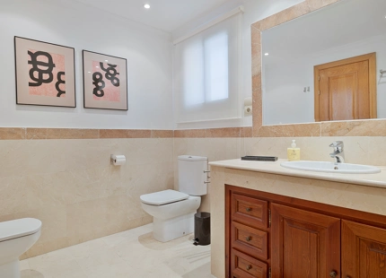 APARTMENT WITH SPACIOUS TERRACE FOR SALE IN SAN PEDRO DE ALCÁNTARA, MARBELLA