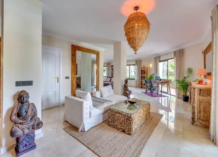 GROUND FLOOR BEACHFRONT APARTMENT FOR SALE IN ELVIRIA, MARBELLA EAST