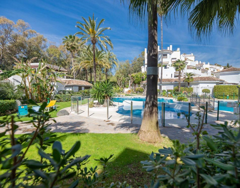 Ground Floor Apartment for sale in Elviria, Marbella Este