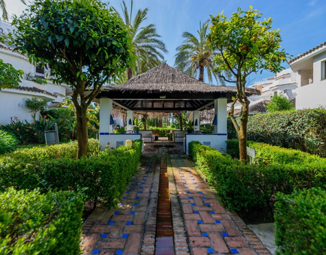 Ground Floor Apartment for sale in Elviria, Marbella Este