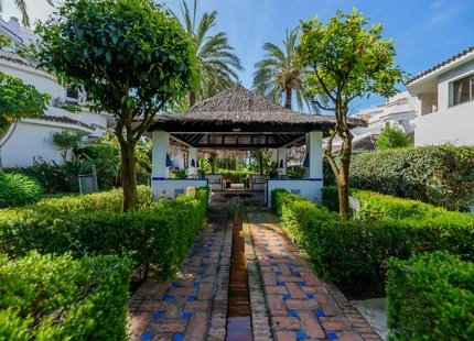 GROUND FLOOR BEACHFRONT APARTMENT FOR SALE IN ELVIRIA, MARBELLA EAST