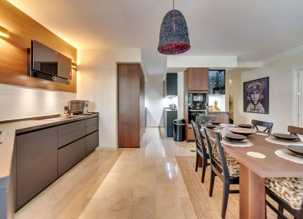 GROUND FLOOR BEACHFRONT APARTMENT FOR SALE IN ELVIRIA, MARBELLA EAST
