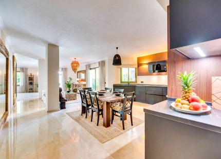 GROUND FLOOR BEACHFRONT APARTMENT FOR SALE IN ELVIRIA, MARBELLA EAST