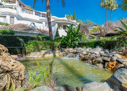 GROUND FLOOR BEACHFRONT APARTMENT FOR SALE IN ELVIRIA, MARBELLA EAST