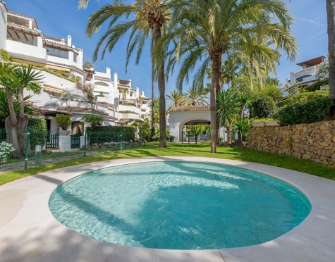 Ground Floor Apartment for sale in Elviria, Marbella Este