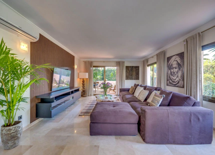 GROUND FLOOR BEACHFRONT APARTMENT FOR SALE IN ELVIRIA, MARBELLA EAST