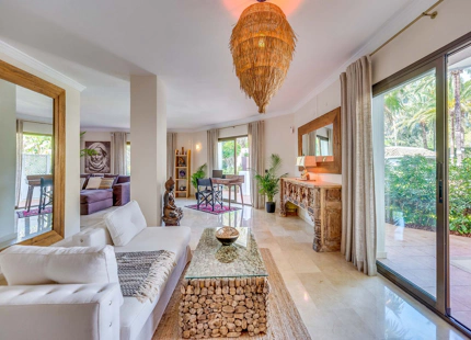 GROUND FLOOR BEACHFRONT APARTMENT FOR SALE IN ELVIRIA, MARBELLA EAST