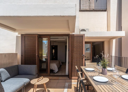 ÁTICO DÚPLEX CON VISTAS AL MAR EN VENTA EN LA NUEVA MILLA DE ORO, ESTEPONA