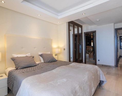 Duplex Penthouse for sale in New Golden Mile, Estepona East