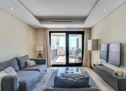 ÁTICO DÚPLEX CON VISTAS AL MAR EN VENTA EN LA NUEVA MILLA DE ORO, ESTEPONA