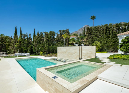 VILLA DE LUJO DE 6 DORMITORIOS CON VISTAS PANORÁMICAS AL MAR EN SIERRA BLANCA