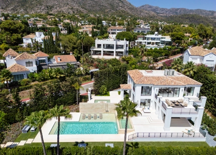 VILLA DE LUJO DE 6 DORMITORIOS CON VISTAS PANORÁMICAS AL MAR EN SIERRA BLANCA