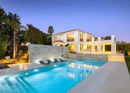 VILLA DE LUJO DE 6 DORMITORIOS CON VISTAS PANORÁMICAS AL MAR EN SIERRA BLANCA