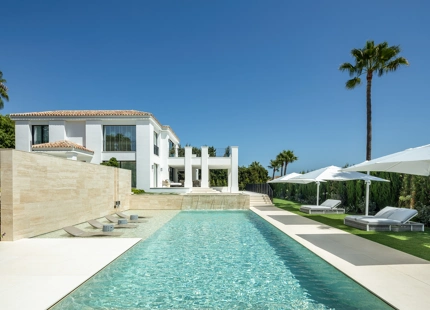VILLA DE LUJO DE 6 DORMITORIOS CON VISTAS PANORÁMICAS AL MAR EN SIERRA BLANCA