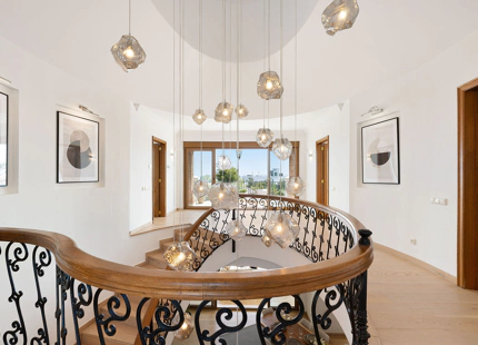 ELEGANT ANDALUSIAN-STYLE LUXURY VILLA IN EL PARAISO ALTO, ESTEPONA