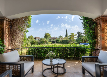 ELEGANT ANDALUSIAN-STYLE LUXURY VILLA IN EL PARAISO ALTO, ESTEPONA