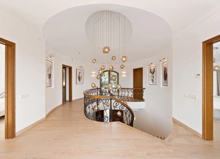 ELEGANT ANDALUSIAN-STYLE LUXURY VILLA IN EL PARAISO ALTO, ESTEPONA