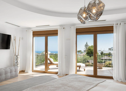 ELEGANT ANDALUSIAN-STYLE LUXURY VILLA IN EL PARAISO ALTO, ESTEPONA