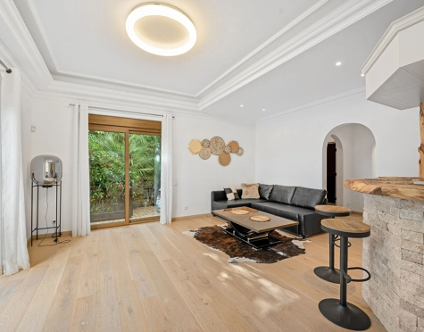 Villa for sale in El Paraiso, Estepona East