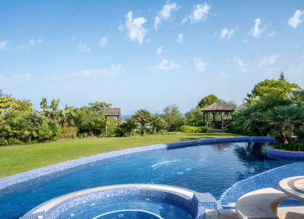 ELEGANT ANDALUSIAN-STYLE LUXURY VILLA IN EL PARAISO ALTO, ESTEPONA