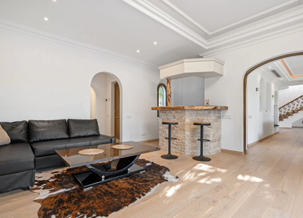 ELEGANT ANDALUSIAN-STYLE LUXURY VILLA IN EL PARAISO ALTO, ESTEPONA