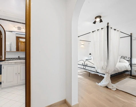 Villa for sale in El Paraiso, Estepona East