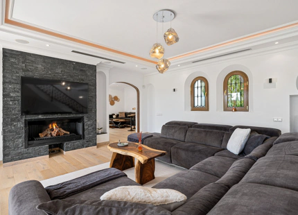 ELEGANT ANDALUSIAN-STYLE LUXURY VILLA IN EL PARAISO ALTO, ESTEPONA