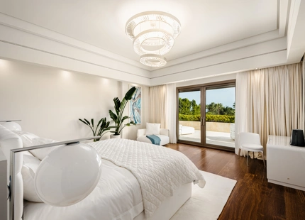 LUJOSA VILLA MEDITERRÁNEA EN SIERRA BLANCA