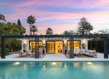 ELEGANTE VILLA MODERNA CERCA DEL CAMPO DE GOLF LAS BRISAS
