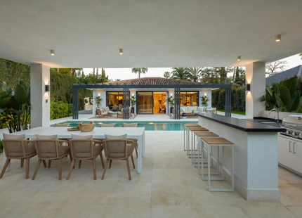 ELEGANTE VILLA MODERNA CERCA DEL CAMPO DE GOLF LAS BRISAS