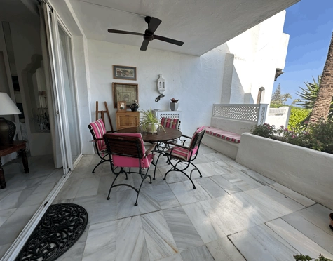 Apartamento en alquiler a corta temporada en Alcazaba Beach, Estepona East