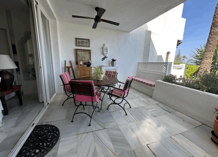 COZY LUXURY SHORT-TERM RENTAL IN ALCAZABA BEACH