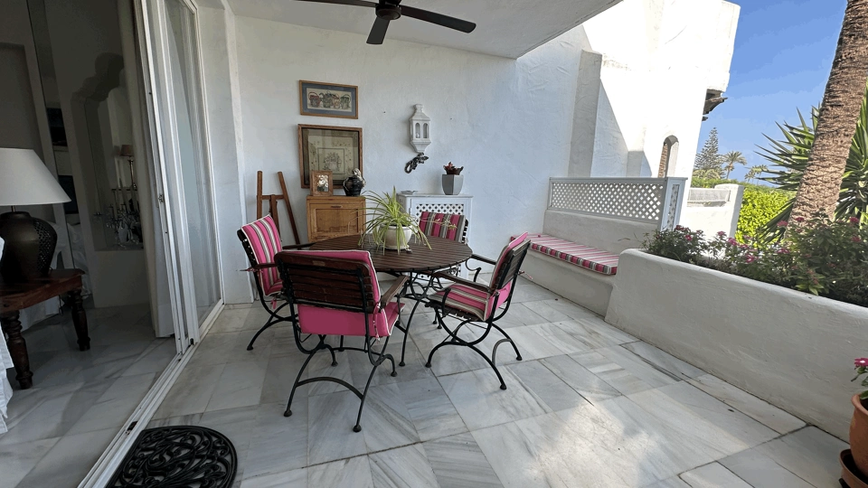 Apartment for short term rent in Alcazaba Beach, Estepona East