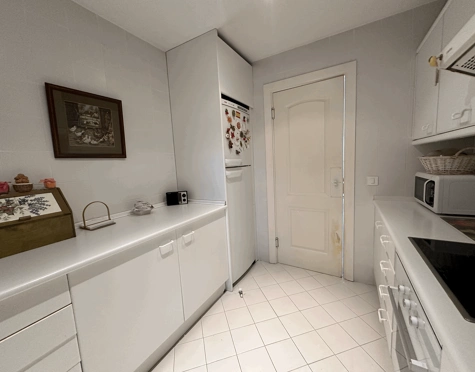 Apartamento en alquiler a corta temporada en Alcazaba Beach, Estepona East
