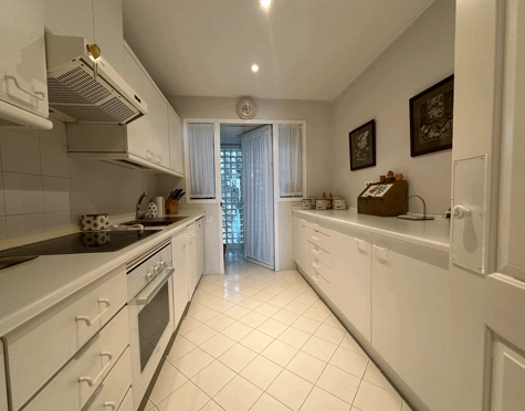 Apartamento en alquiler a corta temporada en Alcazaba Beach, Estepona East