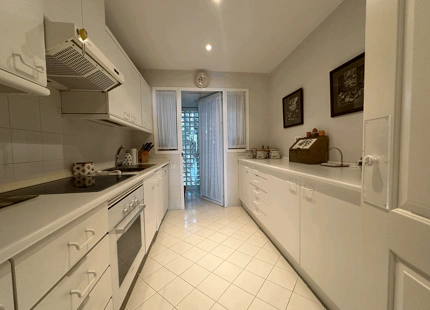 COZY LUXURY SHORT-TERM RENTAL IN ALCAZABA BEACH
