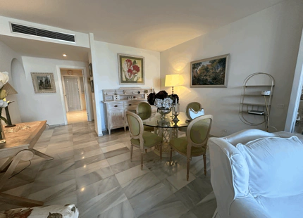 COZY LUXURY SHORT-TERM RENTAL IN ALCAZABA BEACH