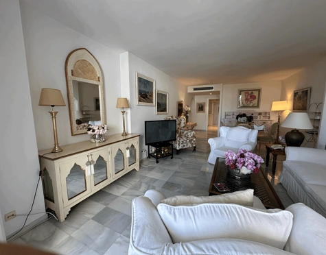 Apartamento en alquiler a corta temporada en Alcazaba Beach, Estepona East