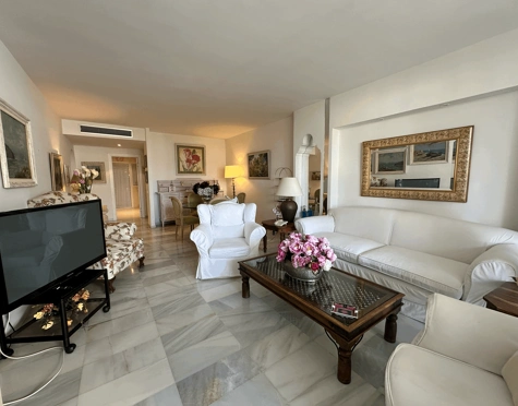 Apartamento en alquiler a corta temporada en Alcazaba Beach, Estepona East