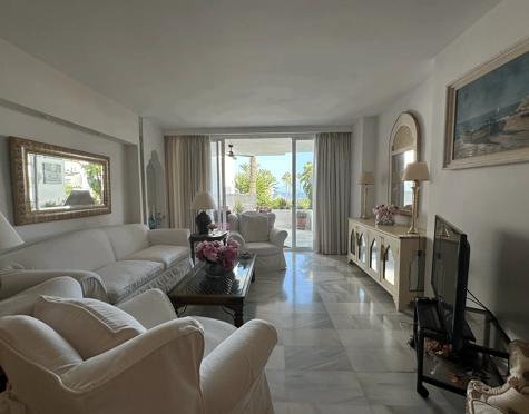 Apartamento en alquiler a corta temporada en Alcazaba Beach, Estepona East