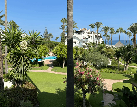 Apartamento en alquiler a corta temporada en Alcazaba Beach, Estepona East
