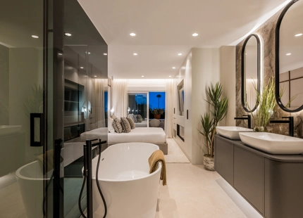 EXQUISITO APARTAMENTO EN PLANTA BAJA ORIENTADO AL SUR CON VISTAS AL MAR