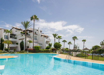 EXQUISITO APARTAMENTO EN PLANTA BAJA ORIENTADO AL SUR CON VISTAS AL MAR