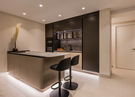 EXQUISITO APARTAMENTO EN PLANTA BAJA ORIENTADO AL SUR CON VISTAS AL MAR