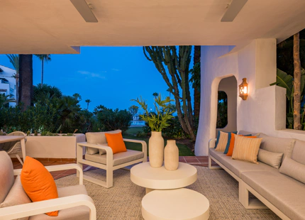 EXQUISITO APARTAMENTO EN PLANTA BAJA ORIENTADO AL SUR CON VISTAS AL MAR